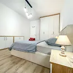 Vaclav With Garage K12 Apartment Durres