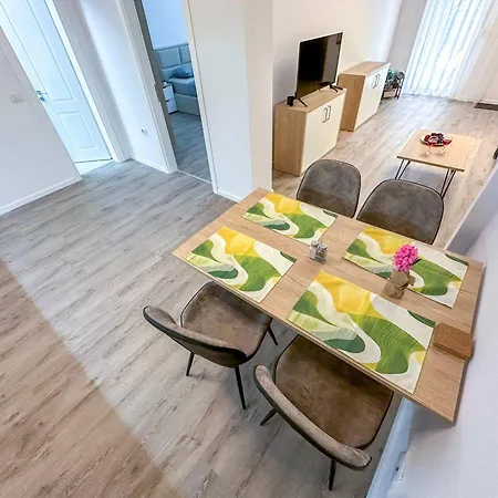 Vaclav With Garage K12 Lejlighed Durrës