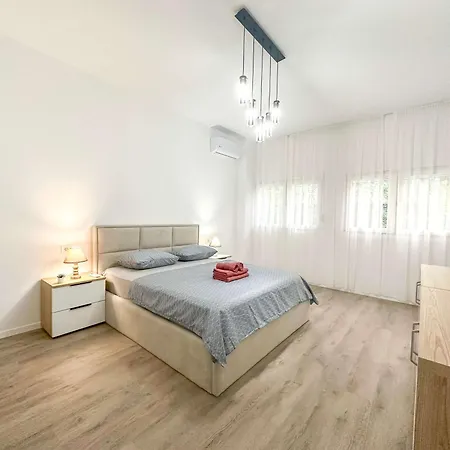 아파트 Vaclav With Garage K12 Durrës