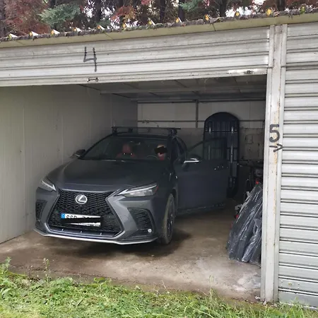 Vaclav With Garage K12 아파트