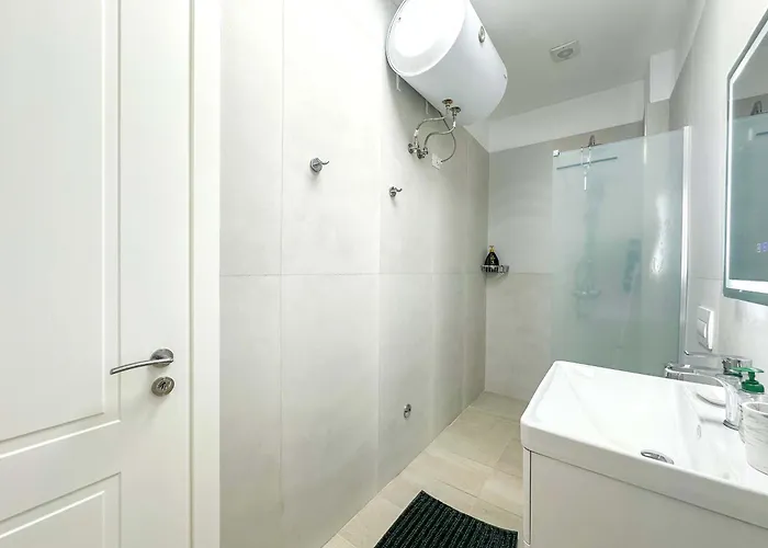 Vaclav With Garage K12 *