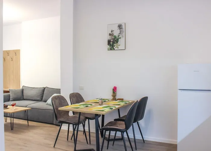 Vaclav With Garage K12 Lejlighed